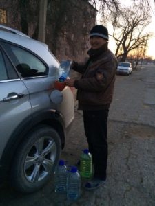 Getting fuel at the black market in Uzbekistan